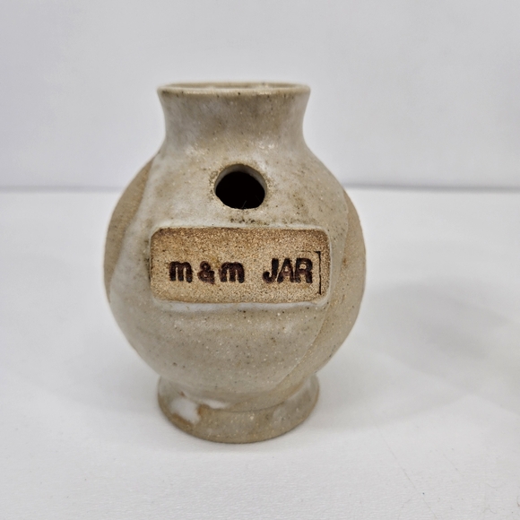 Small Vintage Ceramic m&m JAR Beige Tan Ash Glazed Pottery Vessel Vase W/ Hole - Picture 10 of 17